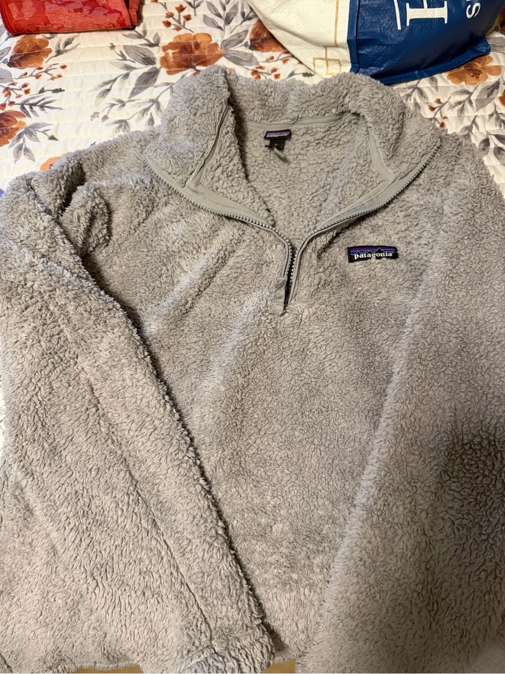 Patagonia Women's Light Gray Sherpa Half-Zip Pullover